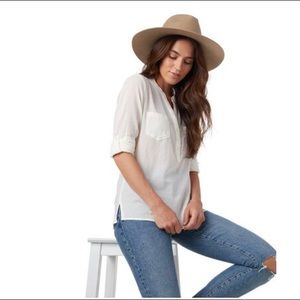 Carve Designs Dylan Gauze Shirt in Foam, Medium